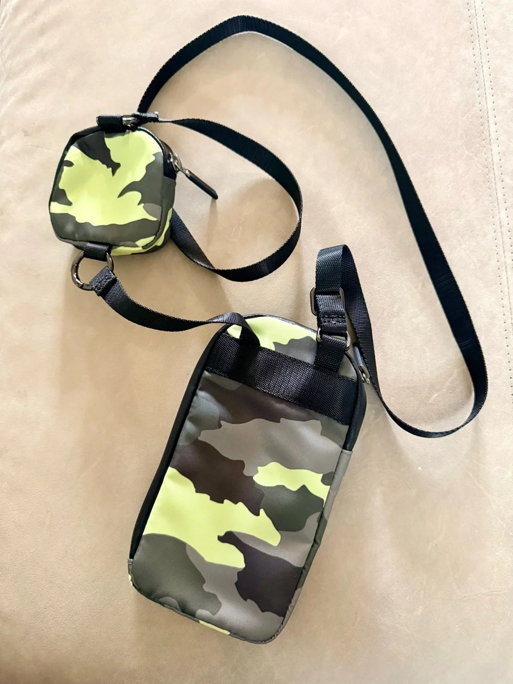 lululemon Phone Crossbody Heritage Camo Neo Mint Multi Adjustable Strap Travel